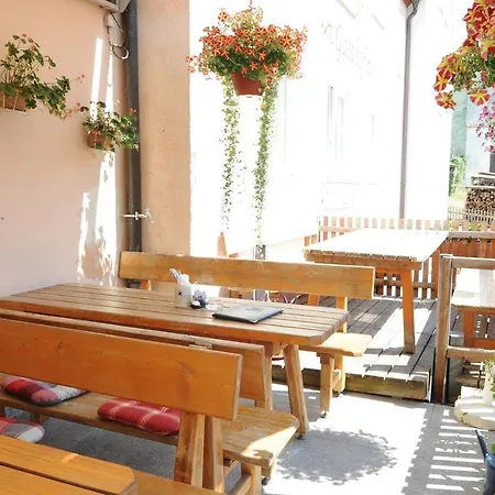 Felsenwastl Inn *